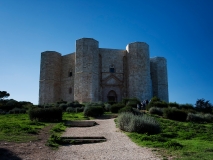Загадочный замок Кастель-дель-Монте