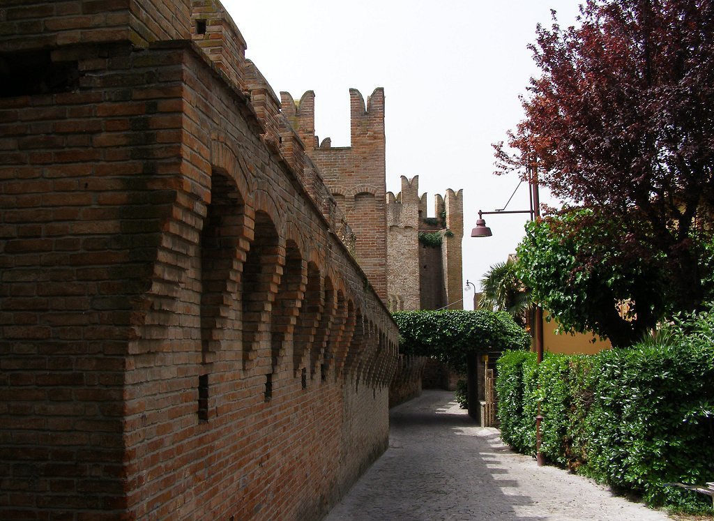 Градара, замок в Италии