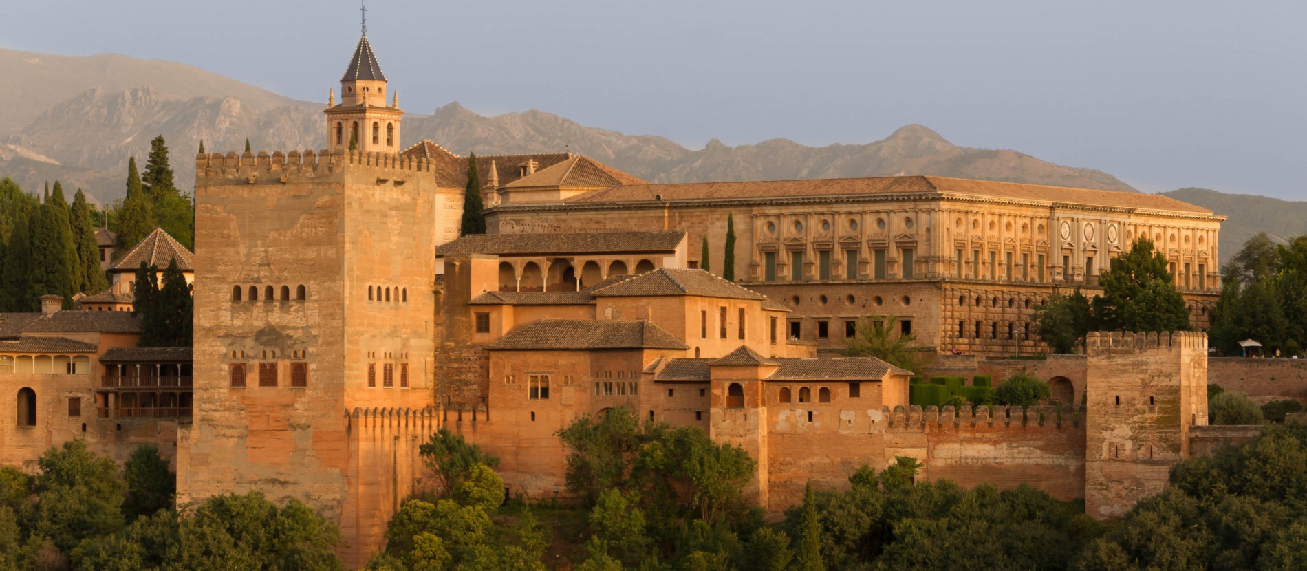 Испания, дворцово-парковый ансамбль Альгамбра
