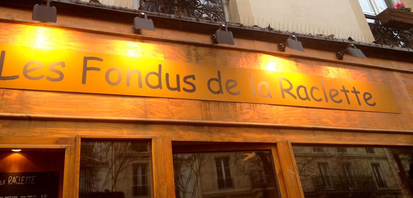 Париж, Les Fondus de la Raclette