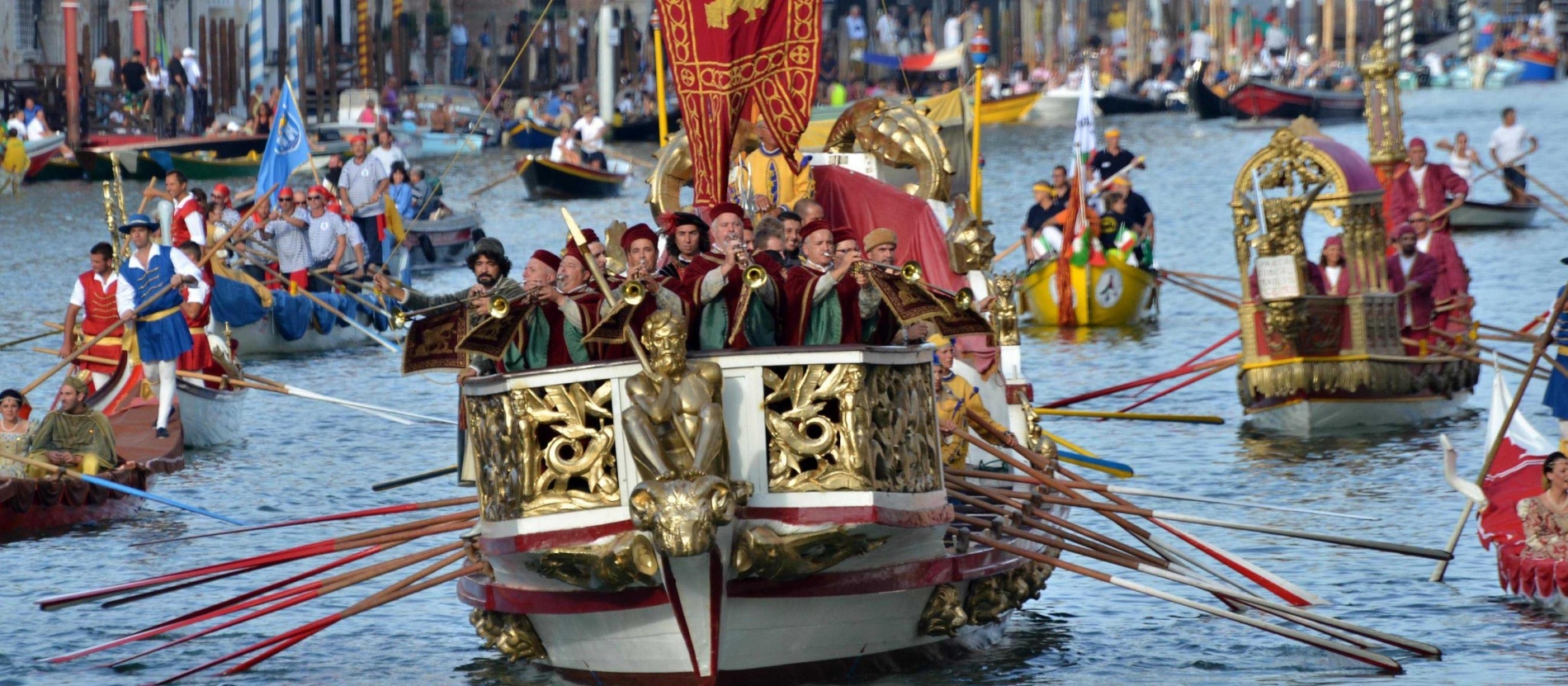 Италия, Венецианский карнавал, парад гандол
